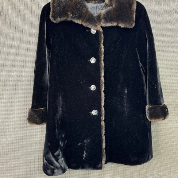Vintage Sportowne Faux Fur Black Coat With Brown Trim Button Up Ultra-Seal - Picture 4 of 10